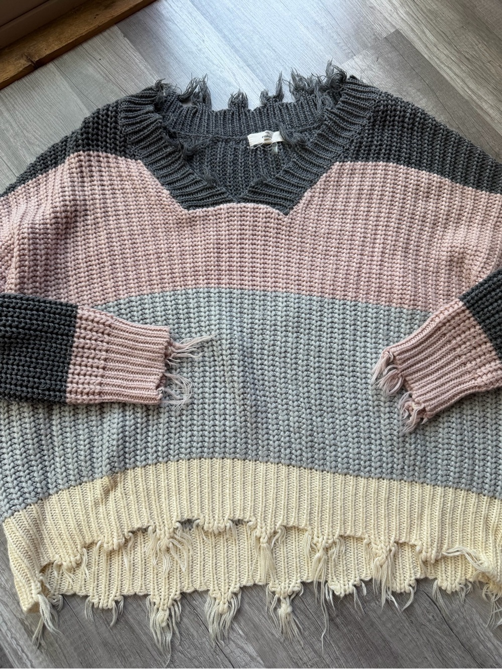 entro Distressed Colorblock Crew Sweater in Pink, Gray, Cream